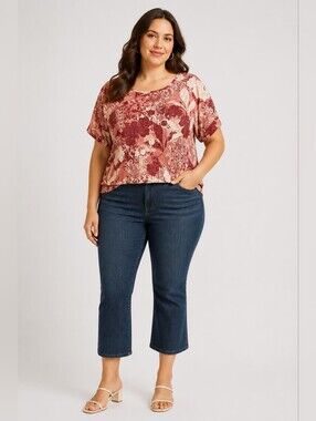Wonderly 1X Red and Cream Short Sleeve Floral-Print Top
